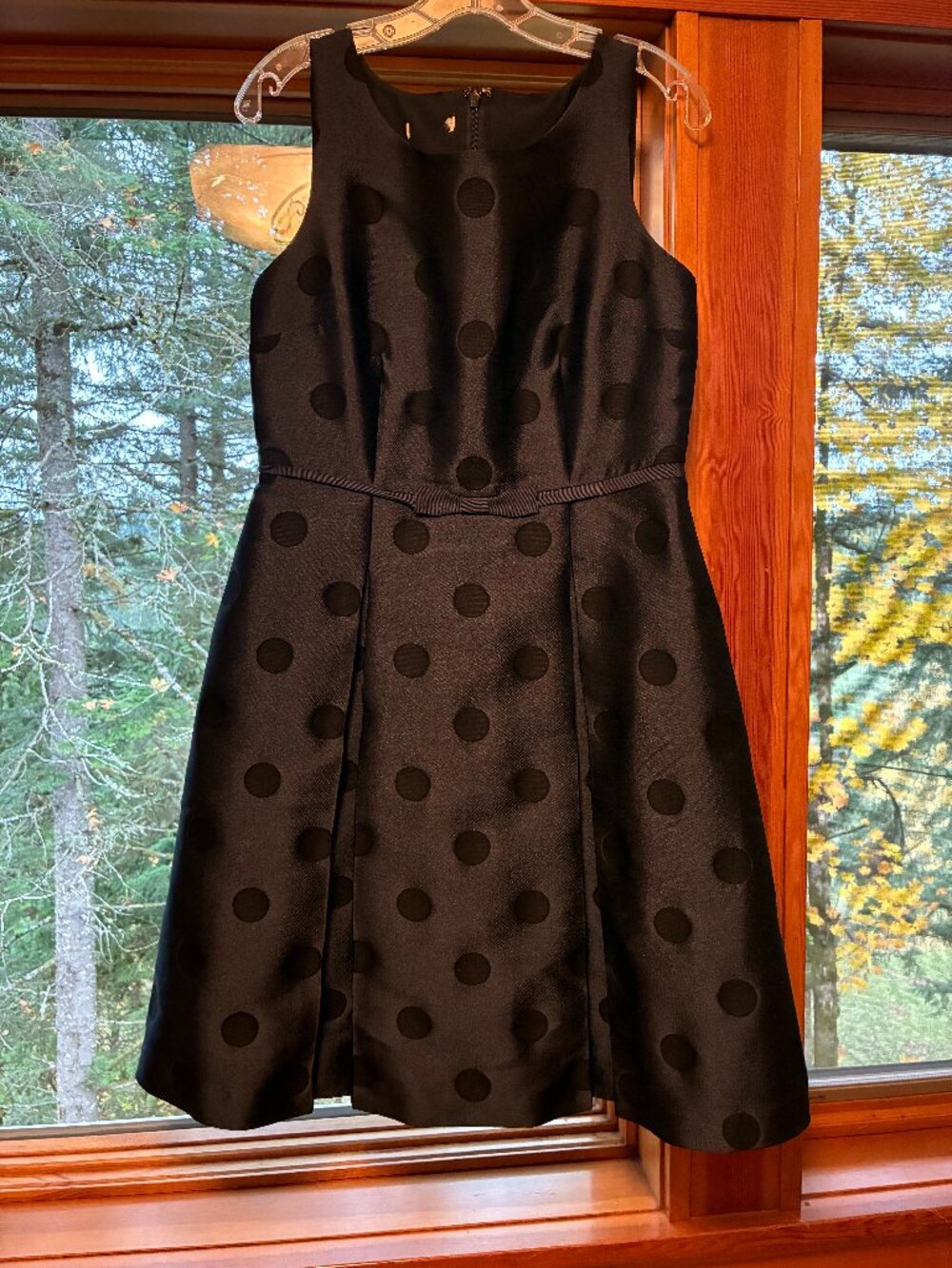 Kay Unger Size 8 sleeveless Party Dress - Navy with black polka dots